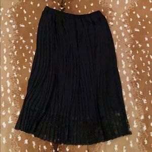 Black pleated Club Monaco skirt sz 6